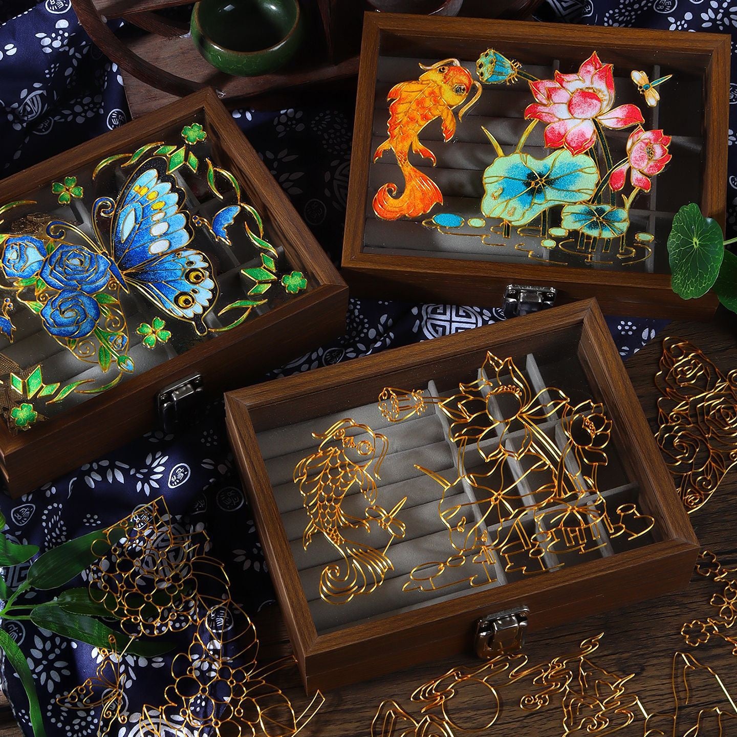 掐丝珐琅胡桃木首饰盒 Walnut Wood Jewellery Box with Cloisonné Enamel Design